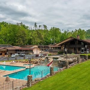 Brookside Lodge
